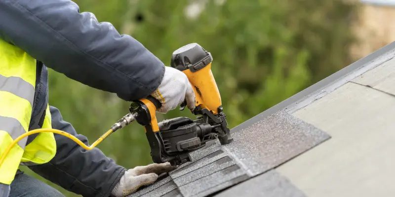 When to Call Roof Contractors